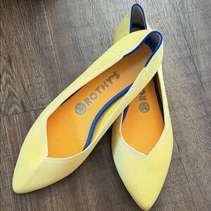 NWOT Rothy's The Point Vibrant Yellow Flats with Blue Trim Size 9